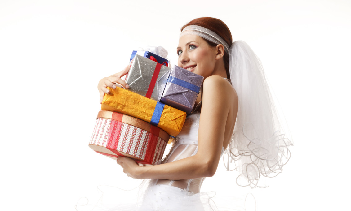 Etiquette for Wedding Gifts: Gifts to Give and How Much to Spend. Desktop Image