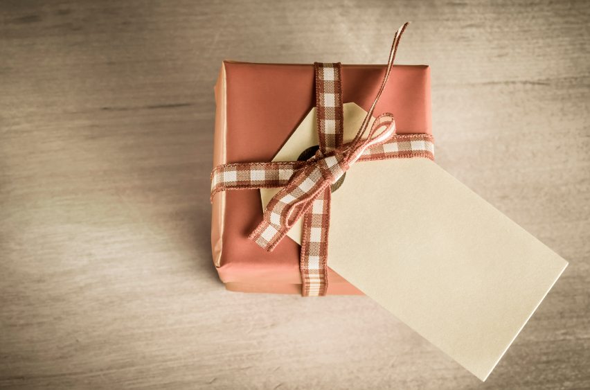 Wedding Gift: What and How Much to Give. Desktop Image