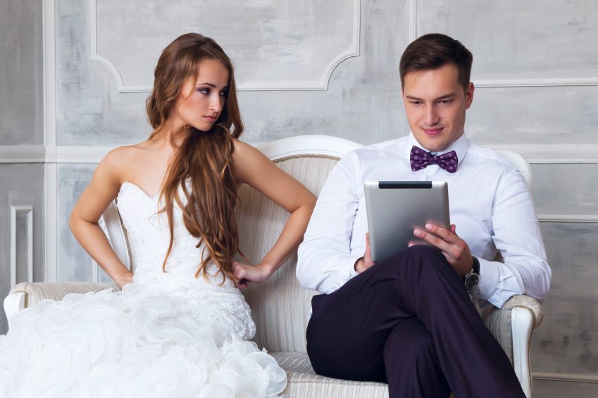 10 Signs of a Wedding Crasher. Desktop Image